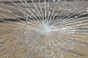 Glasbruchschaden mit Glas Heinisch beseitigen